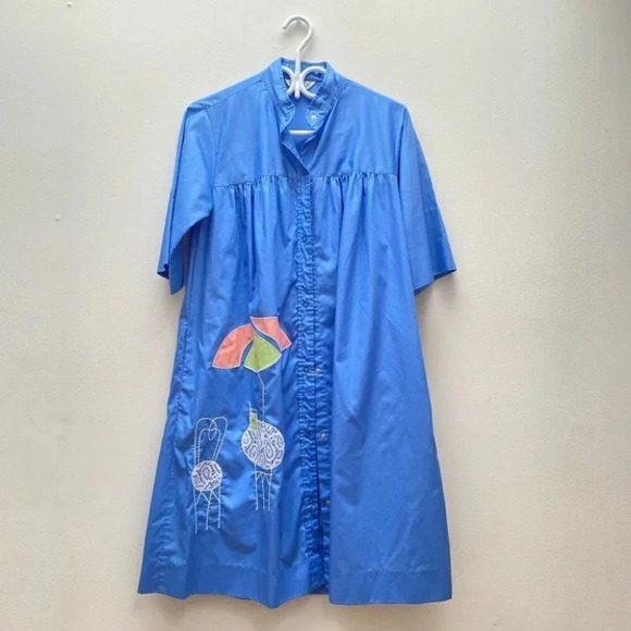 Vintage - Blue Duster with Patio Chair and Table Design - Picture 1 of 6